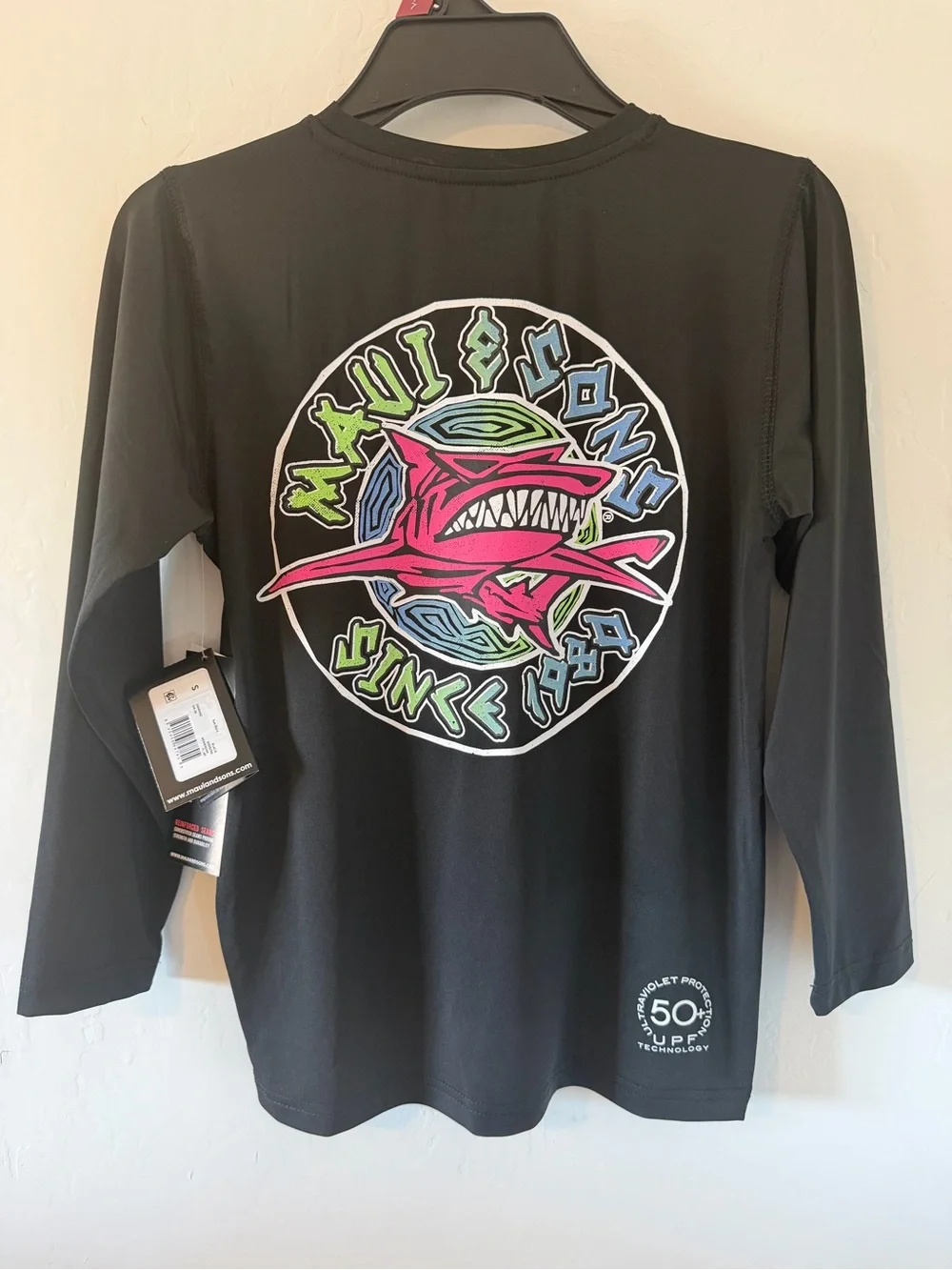 Maui and Sons Boys Black Long Sleeve UPF 50+ Rash Guard Size S
